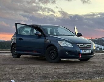 Predám Kia Ceed 1,4 77Kw, benzín, 82000km