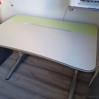 Rastúci pracovný stôl 120 cm š/75 hl