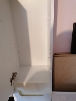 Predám umývadlo so skrinkou, a samostatné stojaca skrinks