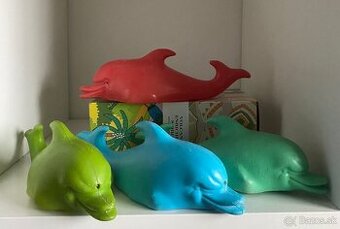 Stare hracky do vody rybicky delfiny