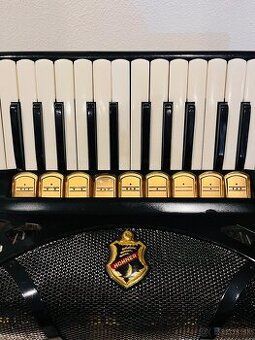 Predám akordeón Hohner Lucia IVP- 96 basový - zachovalý stav