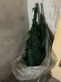 Darujem za odvoz umelý vianočný stromček