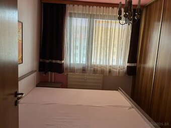 Prenájom 3,5 izbového zariadeného bytu (74 m²) s balkónom