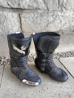 Čižmy na motorku