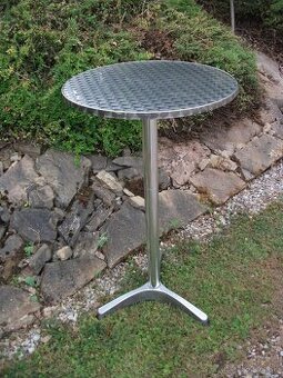 Predám pekný,vysoký stolík-priemer 60cm..