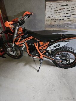 Predám motocykel Xmotos 250 RR  zachovalú malo jazdenu