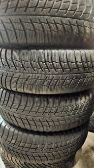 Zimne pneumatiky 215/60 r17 bridgeatone blizzak lm001