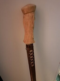 Vyrezávané drevena palica