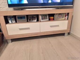 Tv stolík