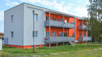 Zabehnutá investičná nehnuteľnosť – bytový dom s pre - 1