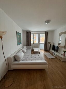 Slnečný 2-izbový byt v srdci Dolného Kubína