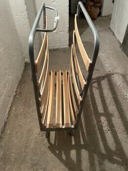 pevna skladacia postel na kolieskach s matracom