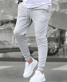 Nové teplákové nohavice L