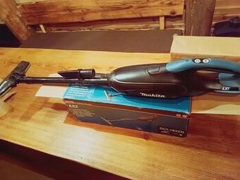 Predám Makita aku ručný vysávač 18V