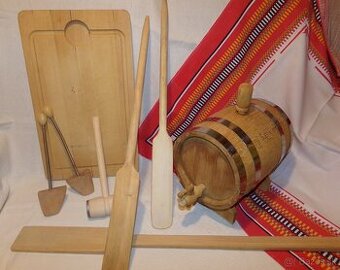 Súdok na víno, varechy, doska na mäso, napináky, tĺčik, obru