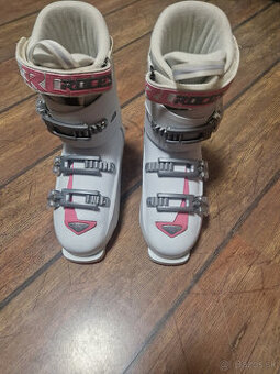 ROCES rastúce dievčenské lyžiarky