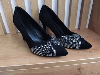 Dámske topánky na podpätku