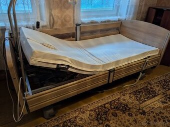 Polohovatelna postel