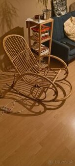 Ratanové hojdacie kreslo