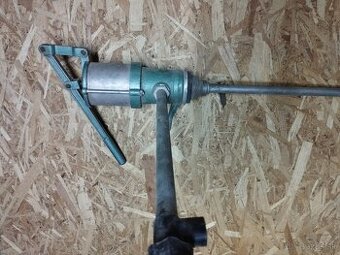 Ručná pumpa zo sudu