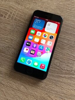iPhone SE 2020 / 64GB Black / Nova Bateria  - TOP stav