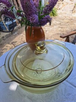 Retro jantárová zapekacia misa s pokrievkou SIMAX / PYREX