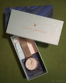 Nové hodinky Emily Westwood