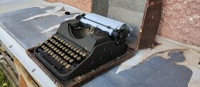Predám historický písací stroj SIM - 1