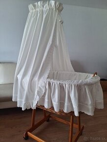 Predám detskú postieľku.