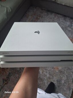 Ps4 pro 1tb +ovladač