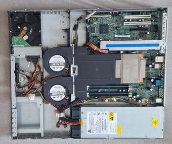 Server Intel Xenon S3200SHL
