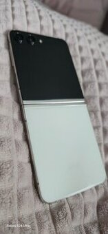 Flip 5  8/256 GB Cream
