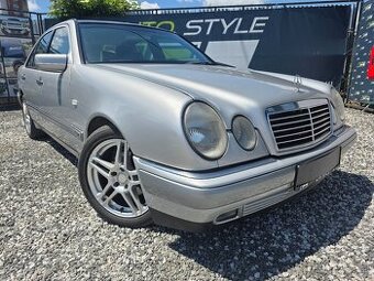 Mercedes-Benz E trieda Sedan