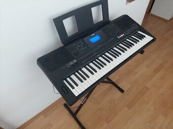 Predám  elektricky klavír Yamaha psr  E453