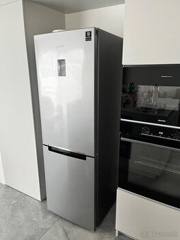 Chladnička Samsung RB30J3215SA/EF