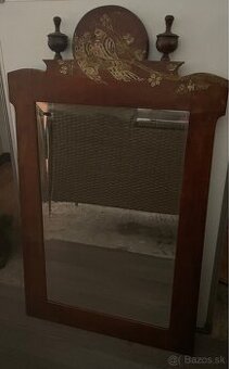 Starožitné zrkadlo v drevenom ráme