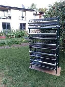 Klietky pre prepelice zo stojanom