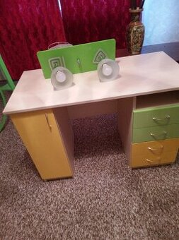 Písací stolík plus polica