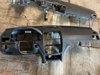 Mercedes w204 c class w221 s class palubovka palubna doska