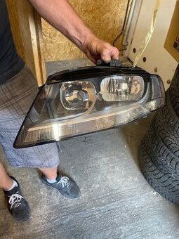 Svetlo na Audi a4 b8