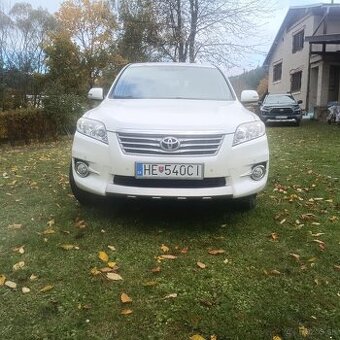 Predám Toyota RAV4 2,0 benzín 116kw 4x4 , biela perleť