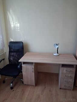 Písací stol
