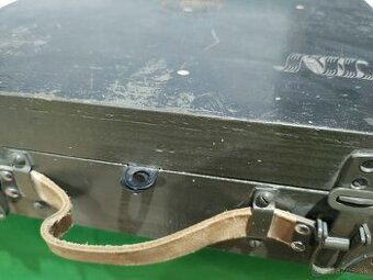 Predám stary drevený box na pištoľ Tokarev.