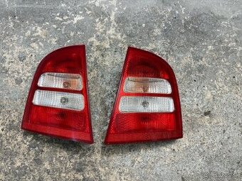 Zadné svetlá Octavia I liftback