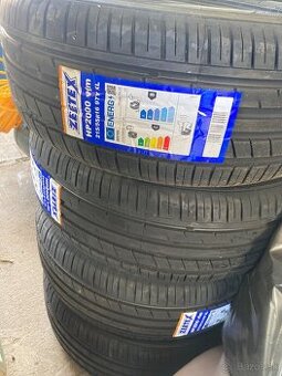 Pneumatiky 215 55 R16