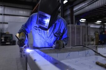 Zvárač co2 11€ / hodina , ubytovanie zabezpečené
