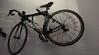 Giant cestny Carbonovy bicykel