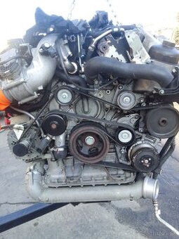 Predám motor Mercedes 420 225 kw V8