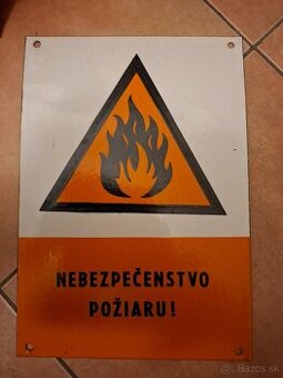 Staré smaltované tabuľky