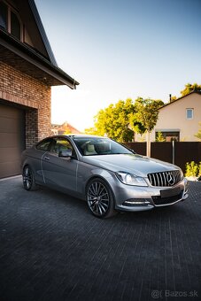 Mercedes Benz C350 225KW 126 000 KM Plná história TOP STAV